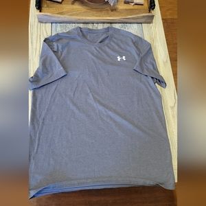 Men's Large Under Armour Tee